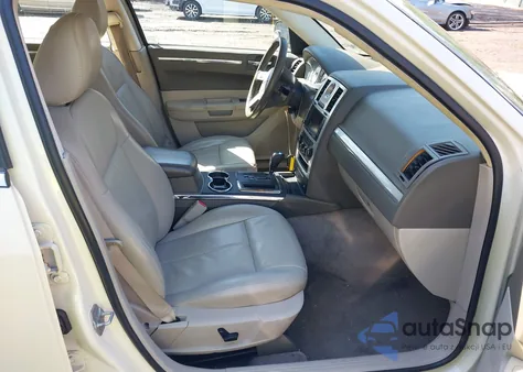 2010 Chrysler 300 Touring/Signature Series from USA, damaged, VIN 2C3CK5CV1AH331389